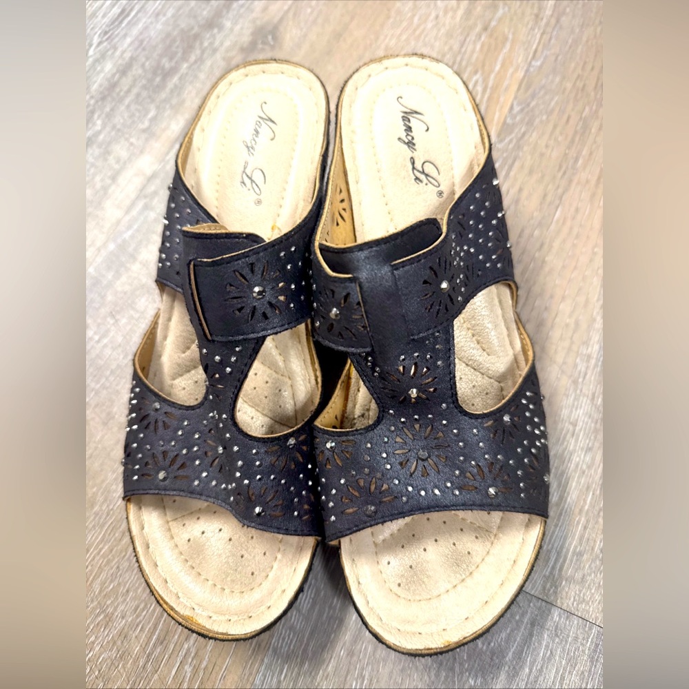 Nancy Li Open Toe Black/Silver Wedge Heel Slip On Size 7.5 women's